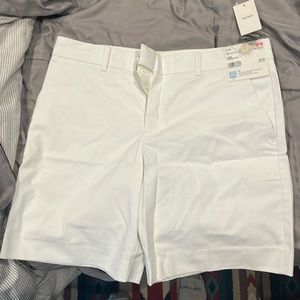 NWT Uniqlo women’s white Bermuda shorts size 10